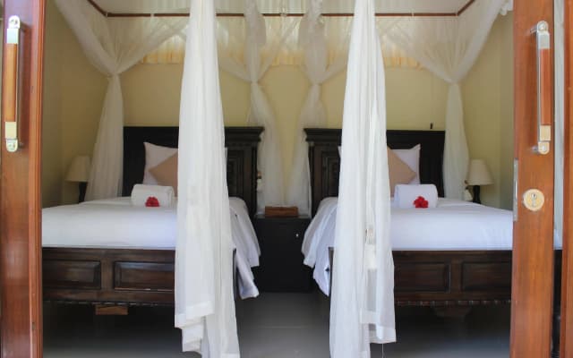 Arya Amed Beach Resort and Dive Center