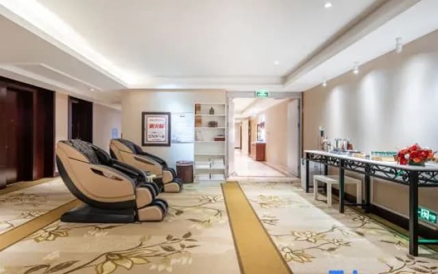 Langhua International Hotel (Zhengding Ancient City)