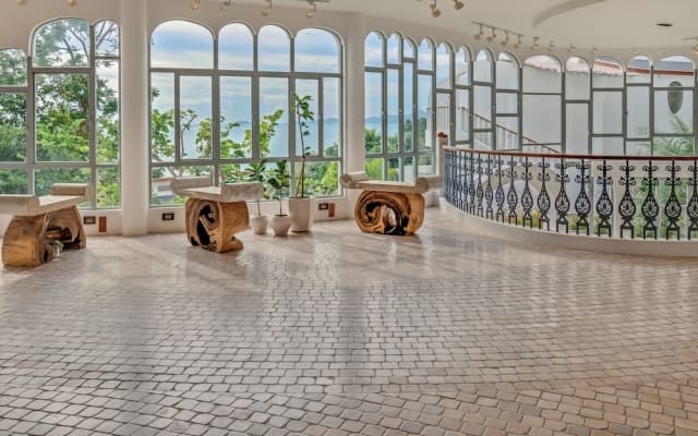 Ampersand Resort