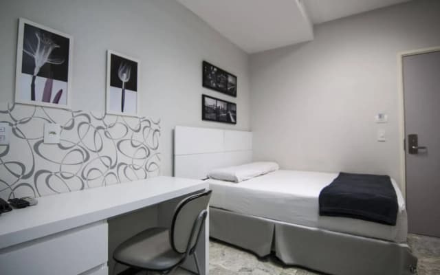 Compacto Hotel