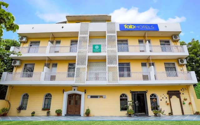 Fabhotel Aravali Suites