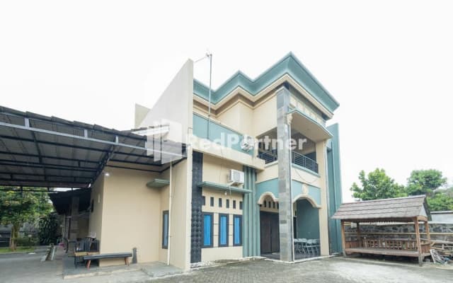 Boss Residence Serang Redpartner