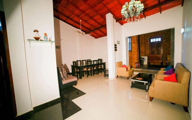 Airport City Hub Hotel