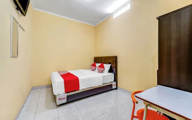 Hotel O near Ahmad Dahlan University formerly Endrayanti Inn