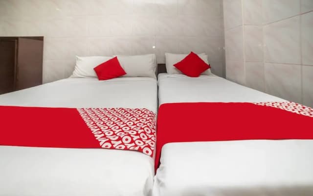 RedDoorz @ PVC Pension Haus