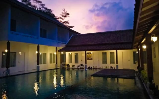 Sinom Borobudur Hotel