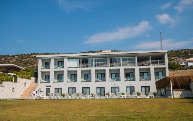 Life Point Boutique Hotel