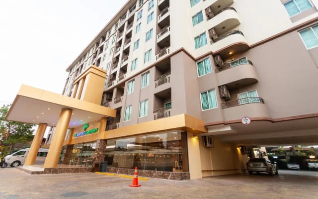 The Airport Greenery Hotel