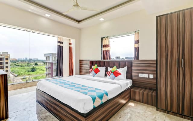 OYO Flagship 75427 Hotel Sunshine