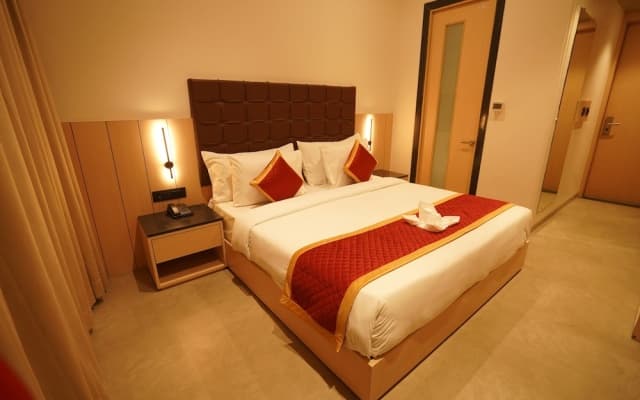 Crown Park Luxury Hotel