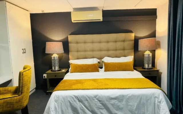 Room-busa House Self-catering Unit
