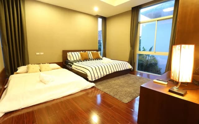 AnB Pool Villa 3BR Glass House in Pattaya