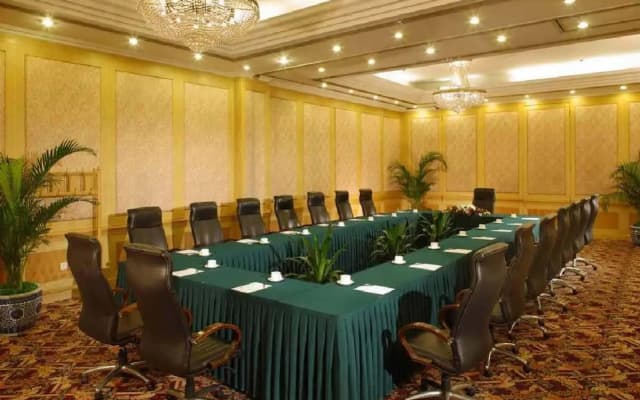 Shijiazhuang International Building Hotel