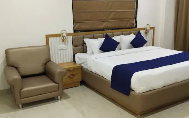 Eastin De Royale