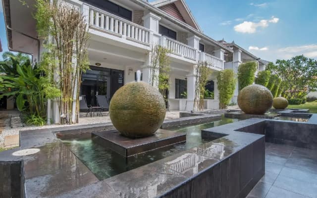 Palm Grove Resort