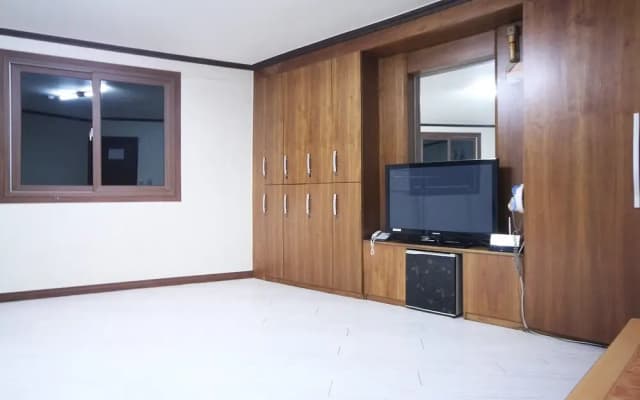 Geojedo Queen Motel Pension