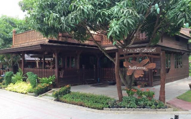 Baan Naituek