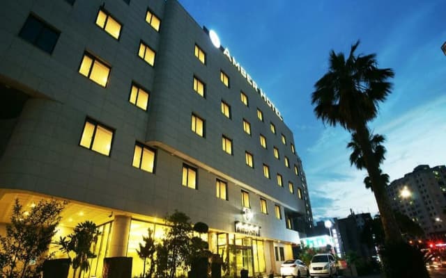L&L City Hotel
