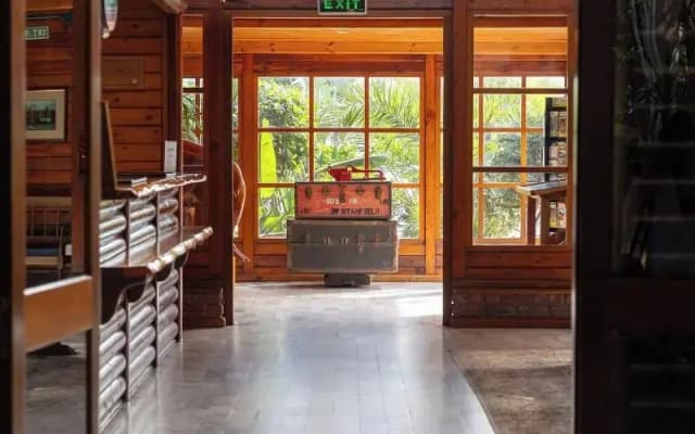 Knysna Log-Inn Hotel