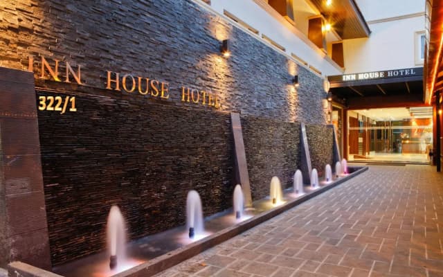 Inn House Hotel