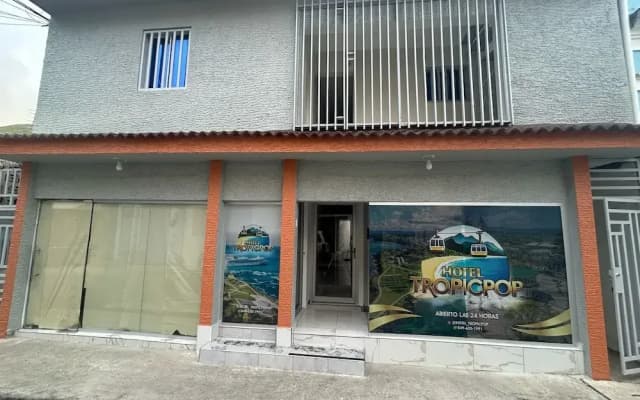 Hotel tropic pop