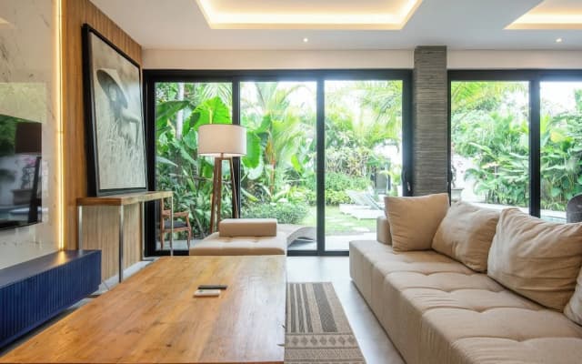 Chic 3BR Villa Modern Comfort in Central Seminya
