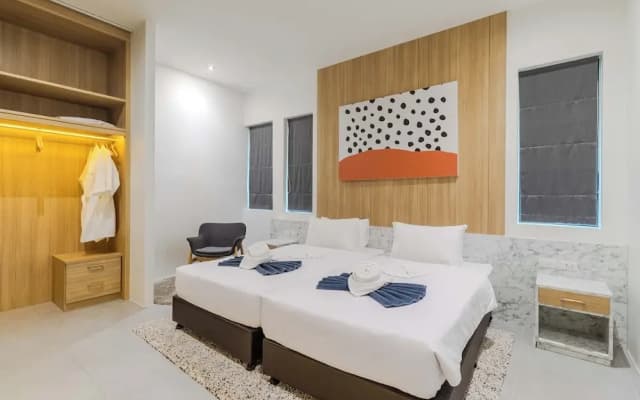 3BR Pool Villa Bathtub Near Beach V243