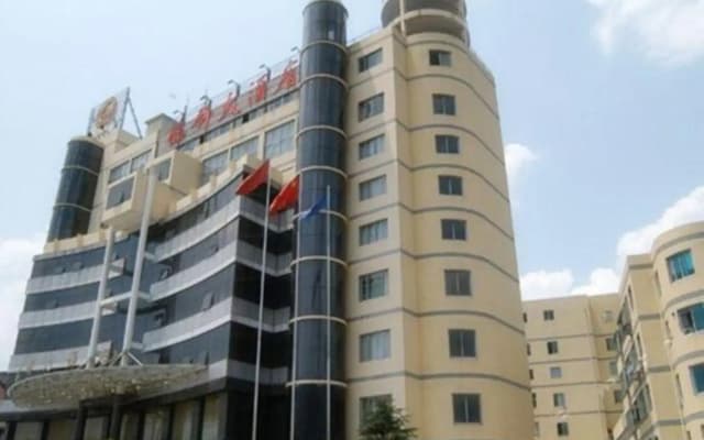 Hequn Hotel