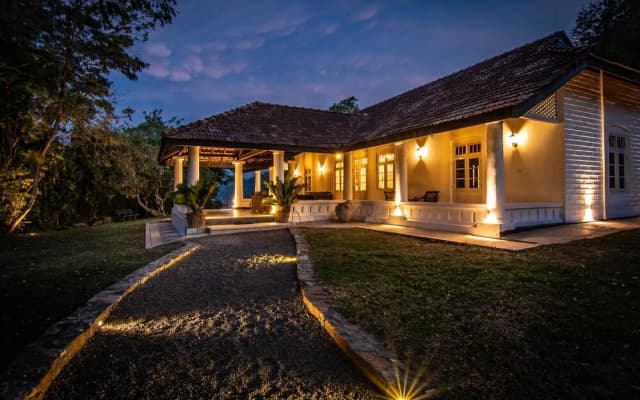 Victoria Golf & Country Resort
