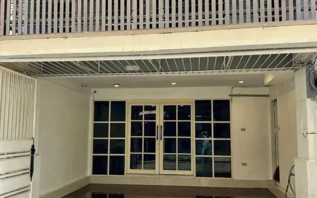 Comfy Crib Hostel 2
