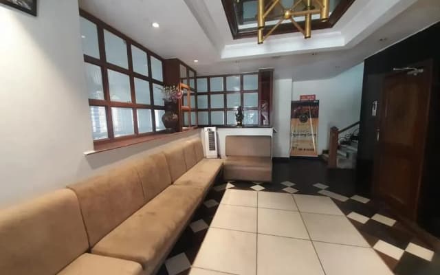 Raja Hotel