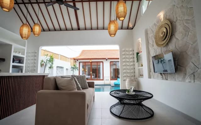 Casa Lova - Luxury 2 BR Villa with Pool