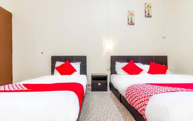 OYO 703 Myra Hotel