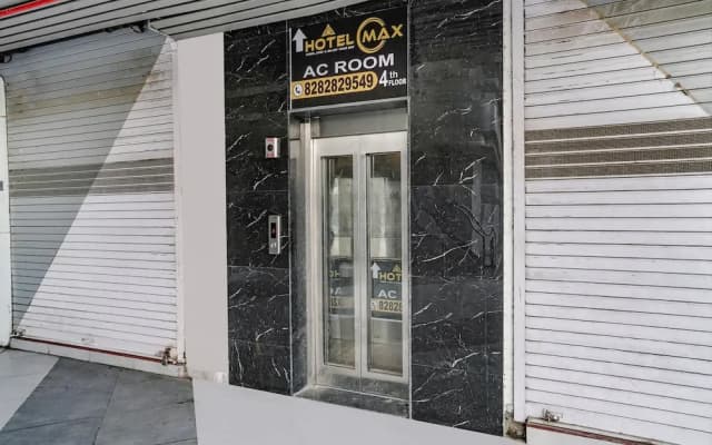 Fabhotel Max