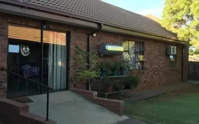 Cura Lodge