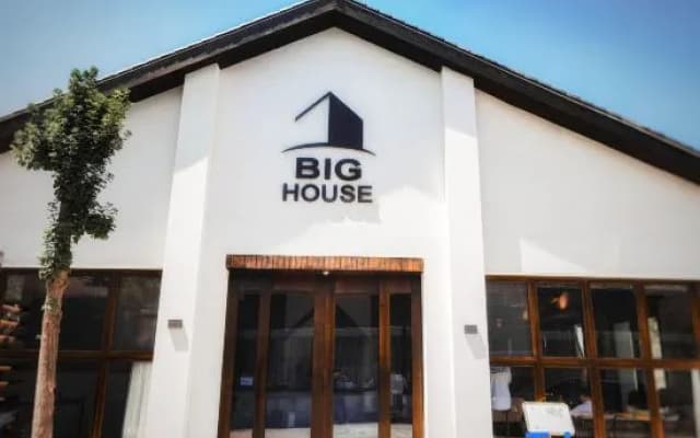Big House Hot Spring Courtyard Hotel