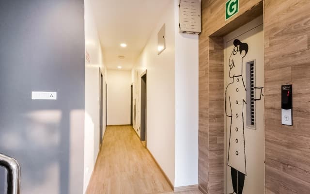 OYO Townhouse 329 Pipliyahana Square