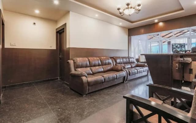 The Baron By OYO Rooms