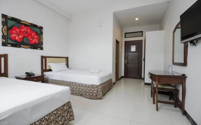 Emia Hotel