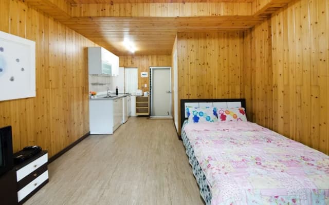 Baenae-gol Picture and Garden Pension