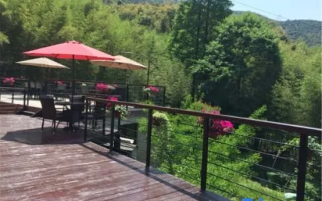 Moganzizai Cingjing Hot Spring B&B