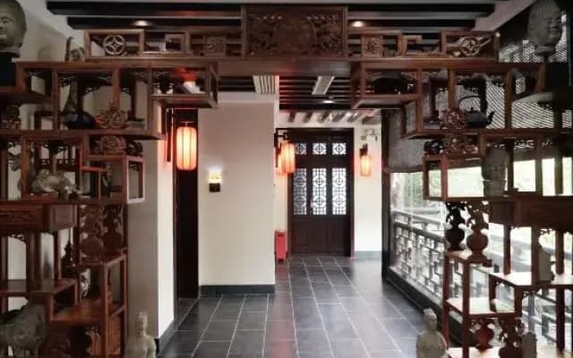 Shangsu Yuehulou Inn (Yueyang Building Scenic Area)