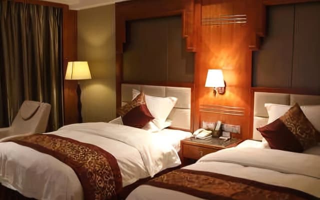 Houde Nanquanshan Hotel