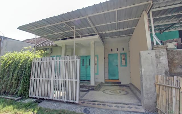OYO 92825 Kamar Lombok