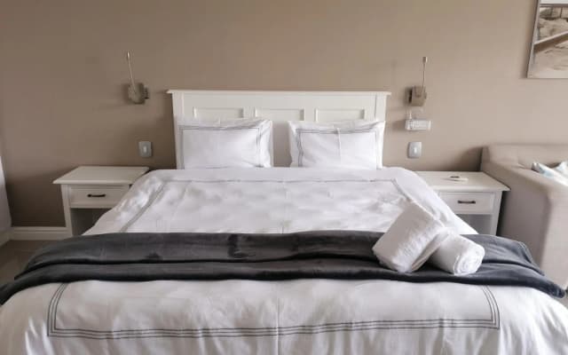 Beachfront resort @51 Brookes Hill Suites