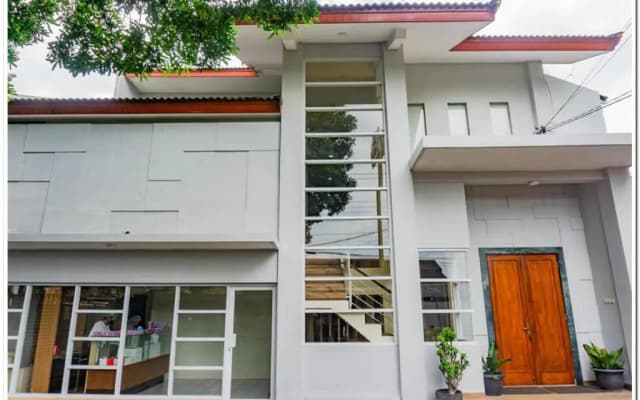 RedDoorz near Jogja City Mall 4