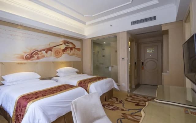 Vienna International Hotel (Dongguan Shilong Huixing Business Center)