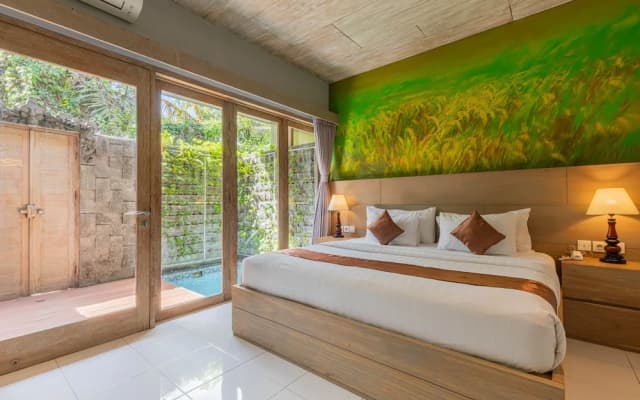 ME VILLA Kayu Tulang