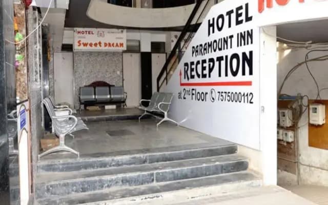 Hotel Paramount Inn