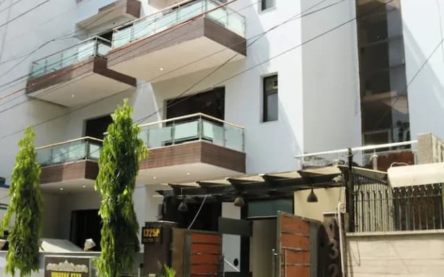 Vinayak Stay Sector 43